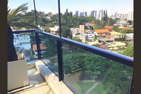 Apartamento à venda com 440m², 4 quartos e 5 vagas Apartamento à venda com 440m², 4 quartos e 5 vagasVaranda