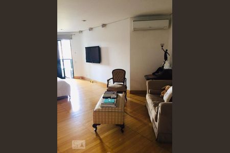 Apartamento à venda com 440m², 4 quartos e 5 vagas Apartamento à venda com 440m², 4 quartos e 5 vagasQuarto