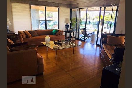 Apartamento à venda com 440m², 4 quartos e 5 vagas Apartamento à venda com 440m², 4 quartos e 5 vagasSala