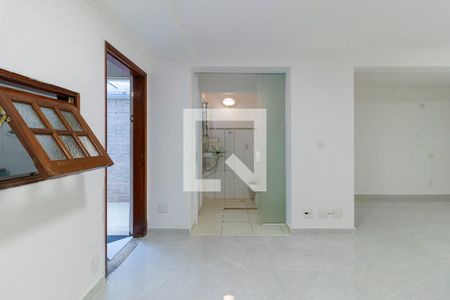 Sala de casa para alugar com 2 quartos, 105m² em Jardim Santo Amaro, São Paulo