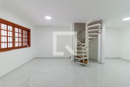Sala de casa para alugar com 2 quartos, 105m² em Jardim Santo Amaro, São Paulo