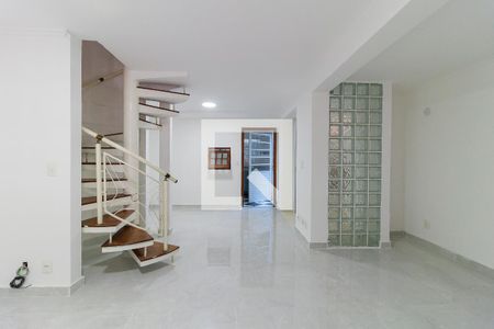 Sala de casa para alugar com 2 quartos, 105m² em Jardim Santo Amaro, São Paulo