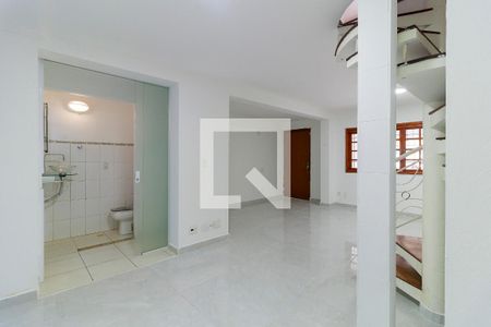 Sala de casa para alugar com 2 quartos, 105m² em Jardim Santo Amaro, São Paulo