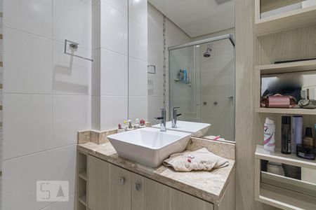Banheiro de apartamento para alugar com 1 quarto, 43m² em Higienópolis, Porto Alegre