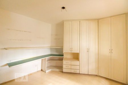 Quarto 1 de casa para alugar com 3 quartos, 120m² em Vila Basileia, São Paulo