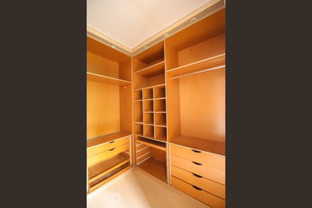 Closet Quarto 3 - Suíte de casa para alugar com 3 quartos, 120m² em Vila Basileia, São Paulo