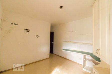 Quarto 1 de casa para alugar com 3 quartos, 120m² em Vila Basileia, São Paulo