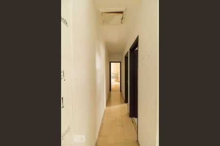 Corredor de casa para alugar com 3 quartos, 120m² em Vila Basileia, São Paulo
