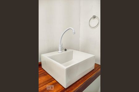 Apartamento à venda com 52m², 2 quartos e 1 vagaBanheiro Social - Detalhe