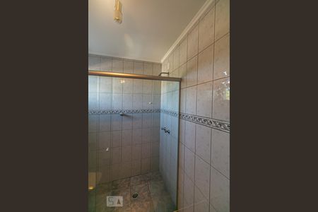 Casa à venda com 200m², 4 quartos e 2 vagas Casa à venda com 200m², 4 quartos e 2 vagasBanheiro