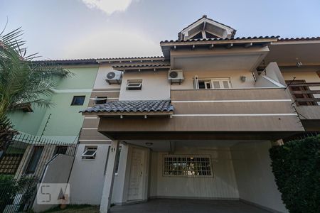 Casa à venda com 200m², 4 quartos e 2 vagas Casa à venda com 200m², 4 quartos e 2 vagasGaragem