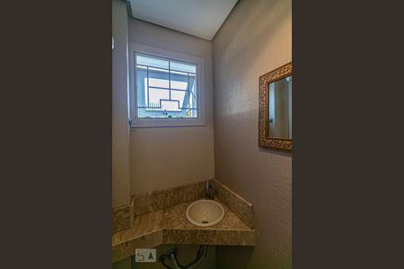 Casa à venda com 200m², 4 quartos e 2 vagas Casa à venda com 200m², 4 quartos e 2 vagasLavabo