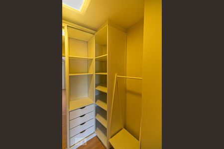 Casa à venda com 200m², 4 quartos e 2 vagas Casa à venda com 200m², 4 quartos e 2 vagasQuarto 4