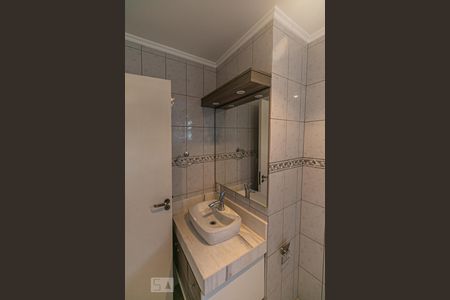 Casa à venda com 200m², 4 quartos e 2 vagas Casa à venda com 200m², 4 quartos e 2 vagasBanheiro