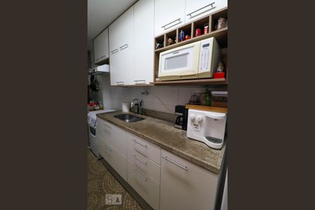 Apartamento à venda com 76m², 2 quartos e 1 vagaCozinha