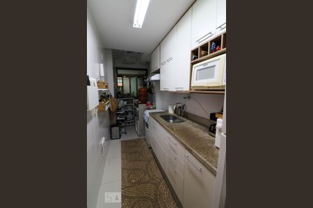 Apartamento à venda com 76m², 2 quartos e 1 vagaCozinha