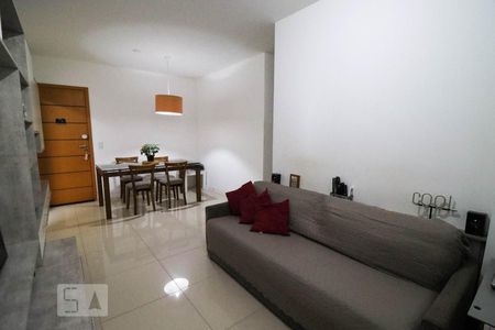 Apartamento à venda com 76m², 2 quartos e 1 vagaSala