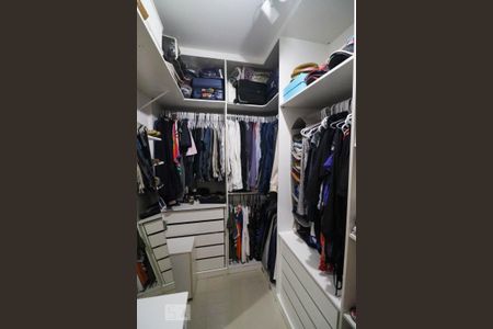 Apartamento à venda com 76m², 2 quartos e 1 vagaCloset da suíte