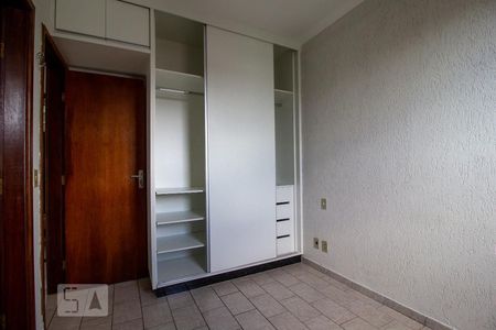 Suíte de apartamento para alugar com 3 quartos, 60m² em Brasil, Uberlândia