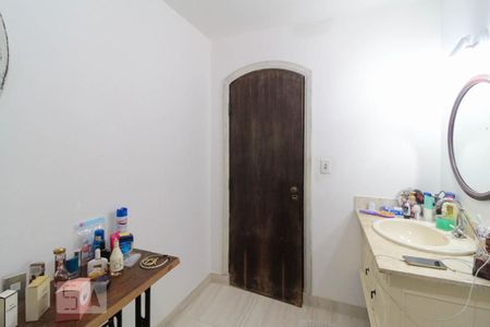 Casa para alugar com 230m², 5 quartos e 4 vagas Casa para alugar com 230m², 5 quartos e 4 vagasBanheiro do quarto 2