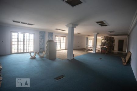Casa à venda com 900m², 8 quartos e 10 vagas Casa à venda com 900m², 8 quartos e 10 vagasSalão
