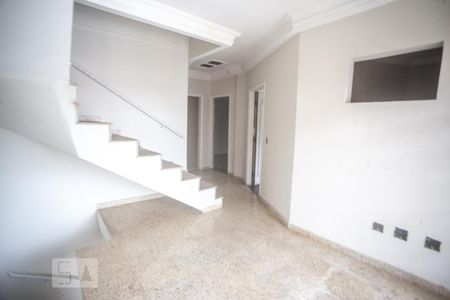 Casa à venda com 900m², 8 quartos e 10 vagas Casa à venda com 900m², 8 quartos e 10 vagasHall