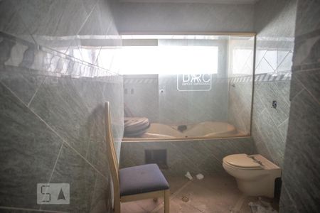 Casa à venda com 900m², 8 quartos e 10 vagas Casa à venda com 900m², 8 quartos e 10 vagasBanheiro suíte 2