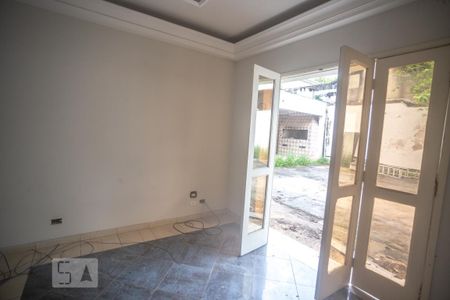 Casa à venda com 900m², 8 quartos e 10 vagas Casa à venda com 900m², 8 quartos e 10 vagasQuarto 2