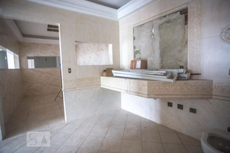 Casa à venda com 900m², 8 quartos e 10 vagas Casa à venda com 900m², 8 quartos e 10 vagasBanheiro suíte 3