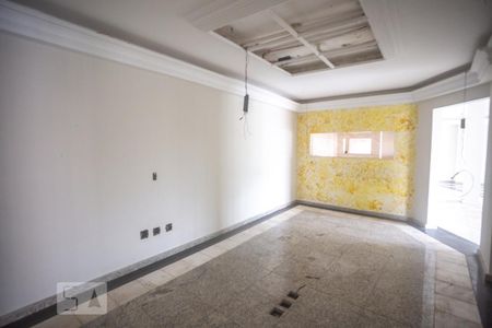 Casa à venda com 900m², 8 quartos e 10 vagas Casa à venda com 900m², 8 quartos e 10 vagasQuarto 5