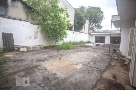 Casa à venda com 900m², 8 quartos e 10 vagas Casa à venda com 900m², 8 quartos e 10 vagasQuintal e garagem