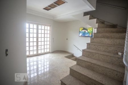 Casa à venda com 900m², 8 quartos e 10 vagas Casa à venda com 900m², 8 quartos e 10 vagasHall