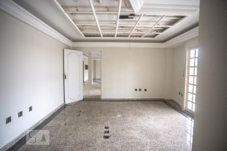 Casa à venda com 900m², 8 quartos e 10 vagas Casa à venda com 900m², 8 quartos e 10 vagasQuarto 1