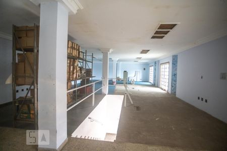 Casa à venda com 900m², 8 quartos e 10 vagas Casa à venda com 900m², 8 quartos e 10 vagasSalão