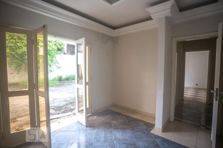 Casa à venda com 900m², 8 quartos e 10 vagas Casa à venda com 900m², 8 quartos e 10 vagasQuarto 2