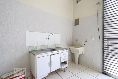 Sala e Cozinha de casa para alugar com 1 quarto, 23m² em Parque Monteiro Soares, São Paulo