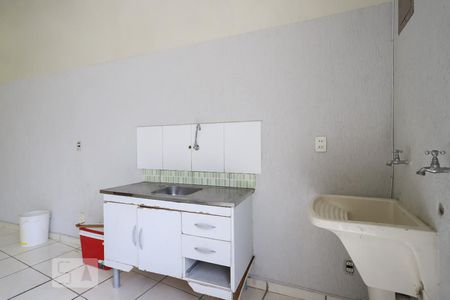 Sala e Cozinha de casa para alugar com 1 quarto, 23m² em Parque Monteiro Soares, São Paulo