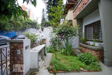 Apartamento para alugar com 18m², 1 quarto e sem vaga Apartamento para alugar com 18m², 1 quarto e sem vagaEntrada