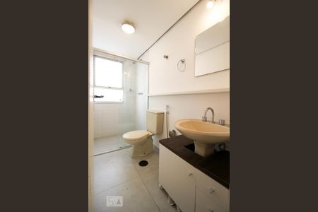 Banheiro  de apartamento para alugar com 1 quarto, 45m² em Itaim Bibi, São Paulo