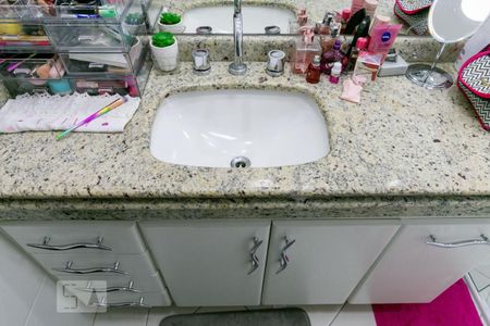 Casa à venda com 200m², 3 quartos e 6 vagasBanheiro