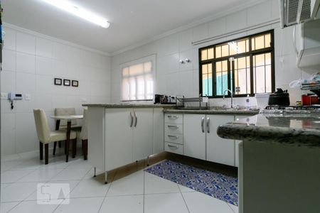 Casa à venda com 200m², 3 quartos e 6 vagasCozinha