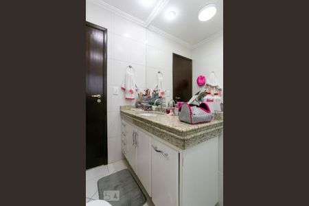 Casa à venda com 200m², 3 quartos e 6 vagasBanheiro