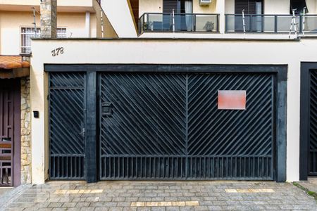 Casa à venda com 200m², 3 quartos e 6 vagasFachada