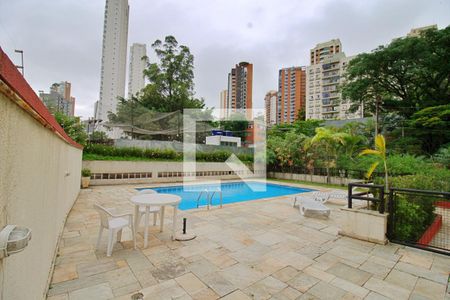 Apartamento à venda com 132m², 3 quartos e 3 vagas Apartamento à venda com 132m², 3 quartos e 3 vagasÁrea comum - Piscina