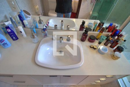 Apartamento à venda com 132m², 3 quartos e 3 vagas Apartamento à venda com 132m², 3 quartos e 3 vagasBanheiro da Suíte 1