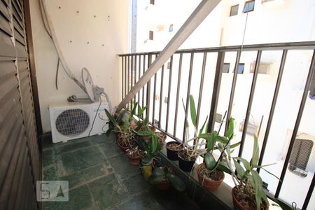 Apartamento à venda com 180m², 4 quartos e 3 vagasSacada do Quarto 1 (suíte master)