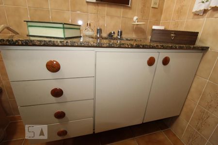 Apartamento à venda com 180m², 4 quartos e 3 vagasBanheiro social