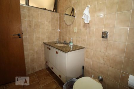 Apartamento à venda com 180m², 4 quartos e 3 vagasBanheiro do Quarto 3 (suíte)