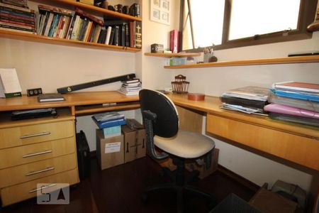 Apartamento à venda com 180m², 4 quartos e 3 vagasEscritório