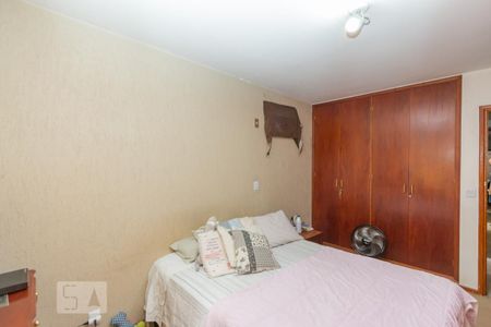 Casa à venda com 259m², 4 quartos e 4 vagasSuíte